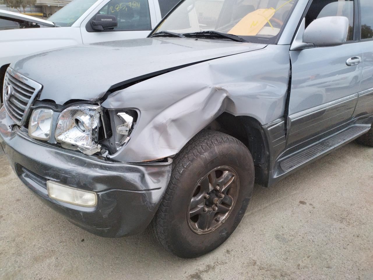 Photo 9 from auction – 2002 LEXUS LX 470 with VIN JTJHT00W023519756