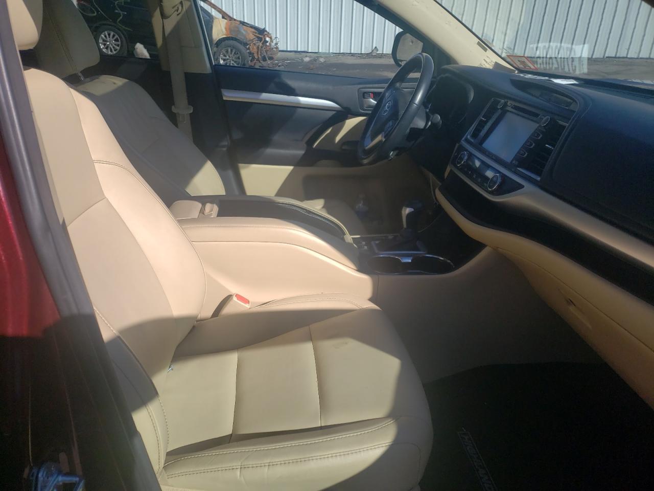 Photo 5 from auction – 2016 TOYOTA HIGHLANDER with VIN 5TDJKRFH6GS352720