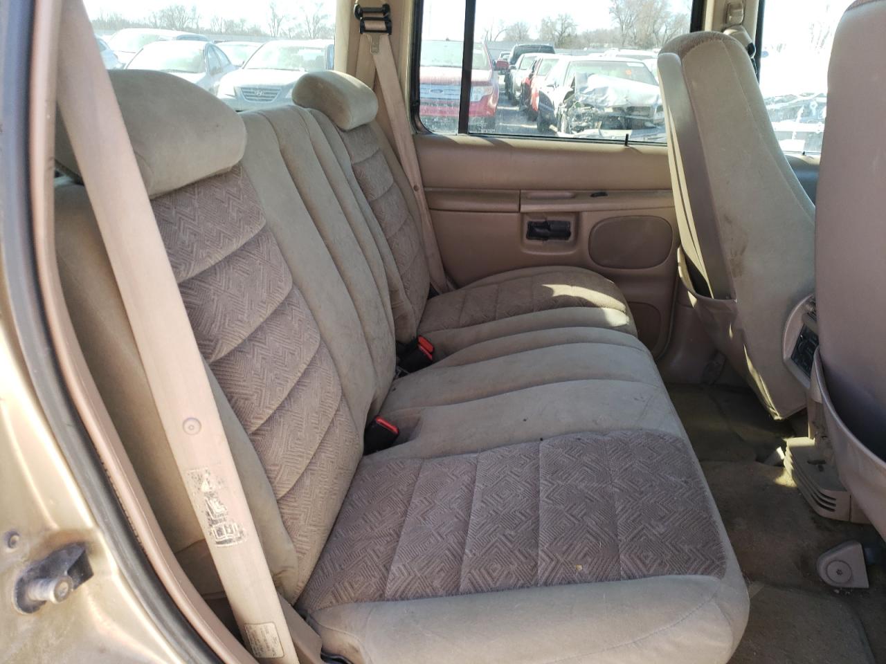 Photo 6 from auction – 2000 FORD EXPLORER X with VIN 1FMZU83P6YZB50409