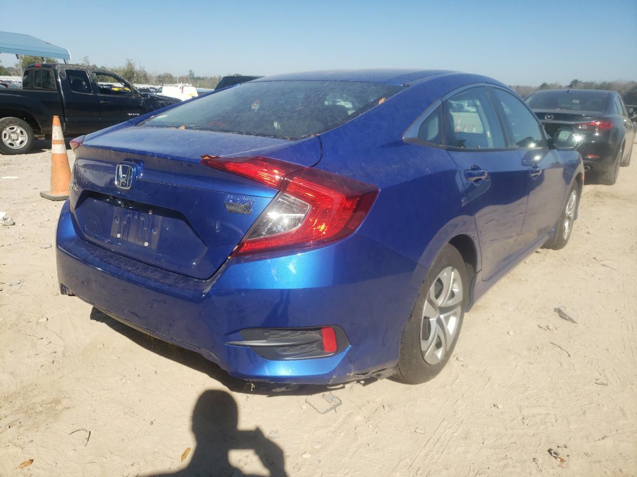Photo 4 from auction – 2018 HONDA CIVIC LX with VIN 19XFC2F55JE021564