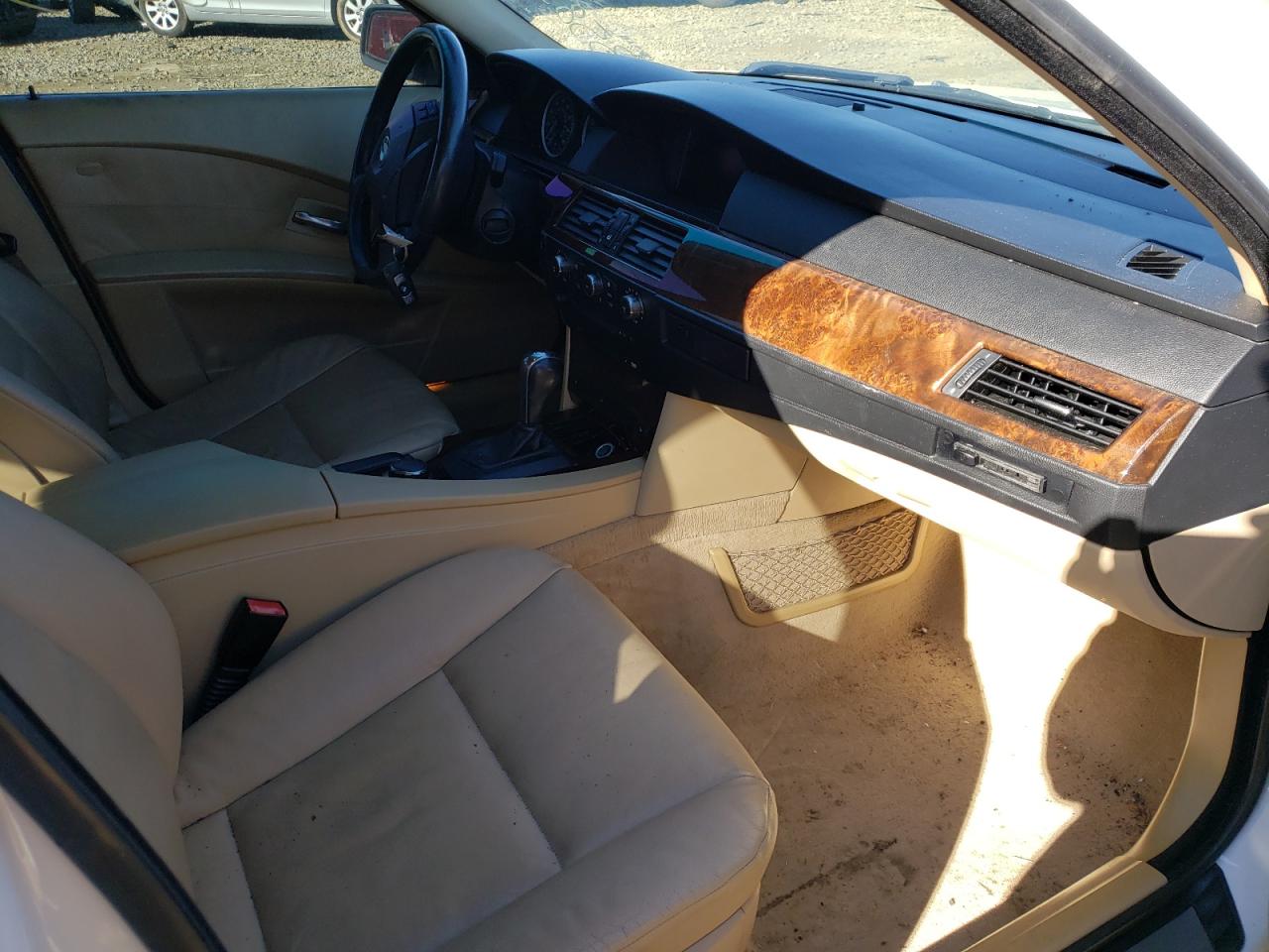 Photo 5 from auction – 2007 BMW 525 I with VIN WBANE53517CW65829