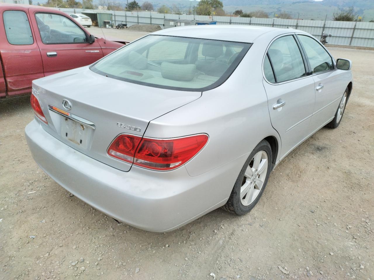 Photo 4 from auction – 2005 LEXUS ES 330 with VIN JTHBA30G555100060