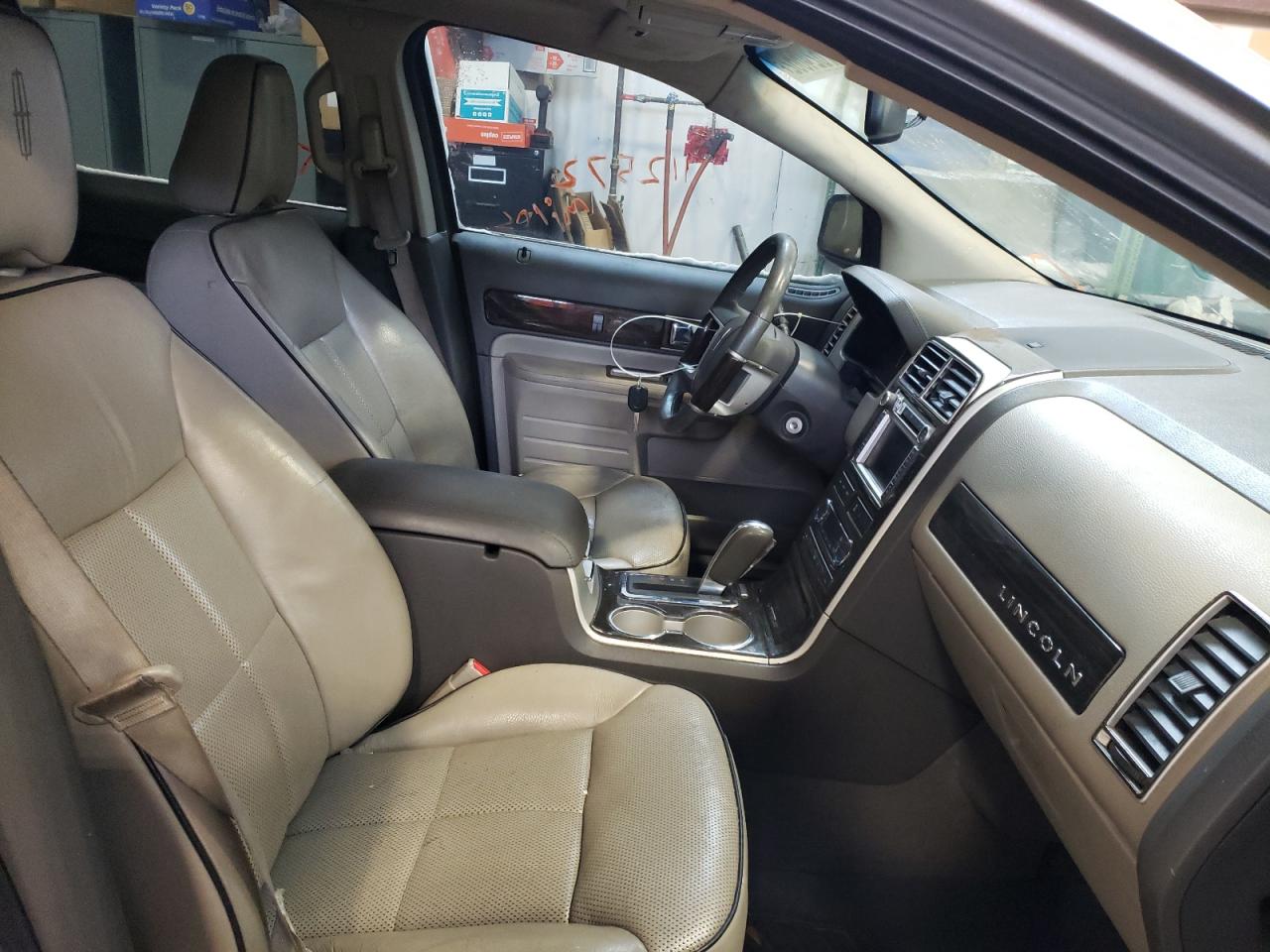 Photo 5 from auction – 2008 LINCOLN MKX with VIN 2LMDU88C98BJ25737