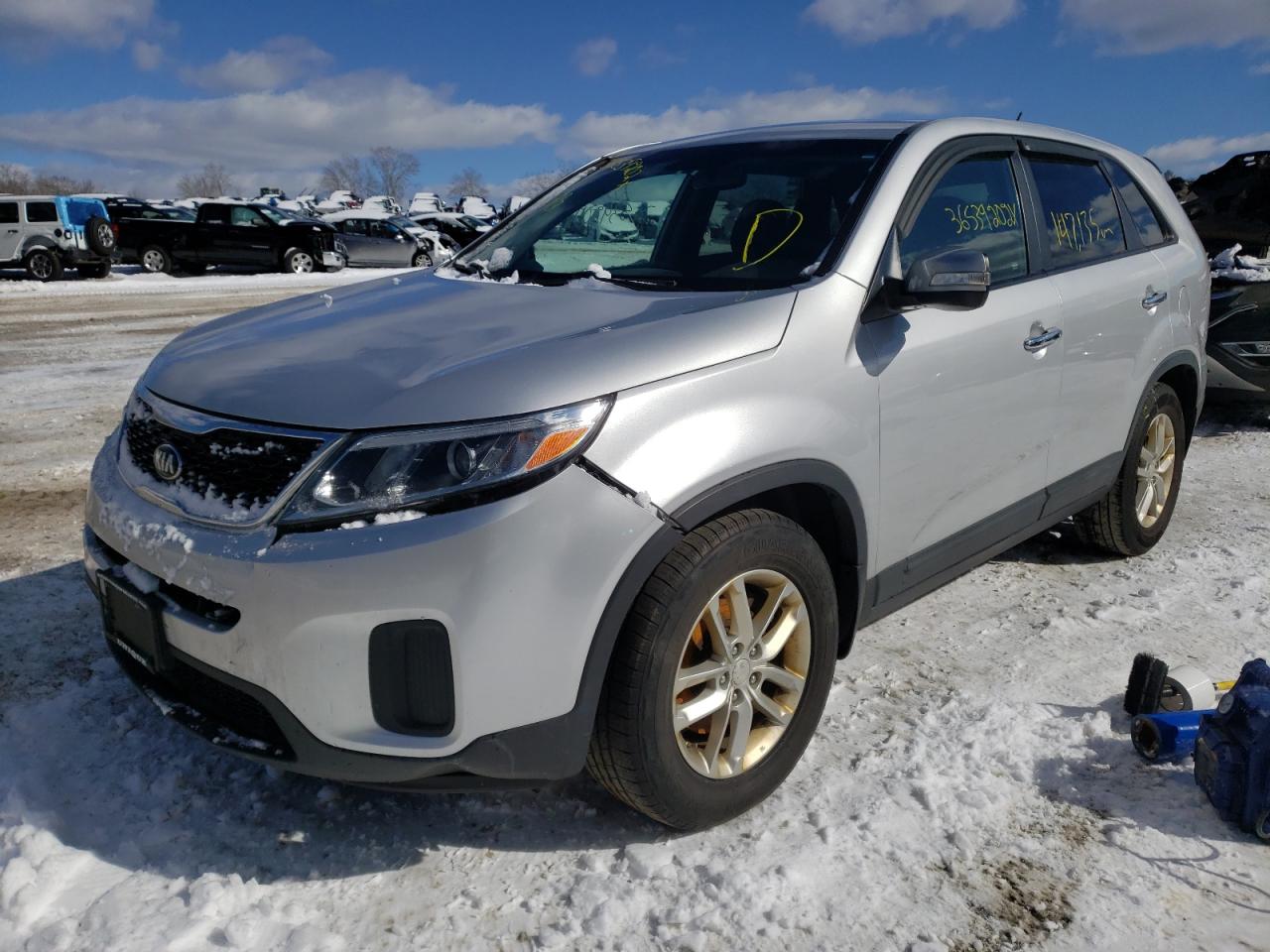 Photo 2 from auction – 2014 KIA SORENTO LX with VIN 5XYKT3A63EG451977