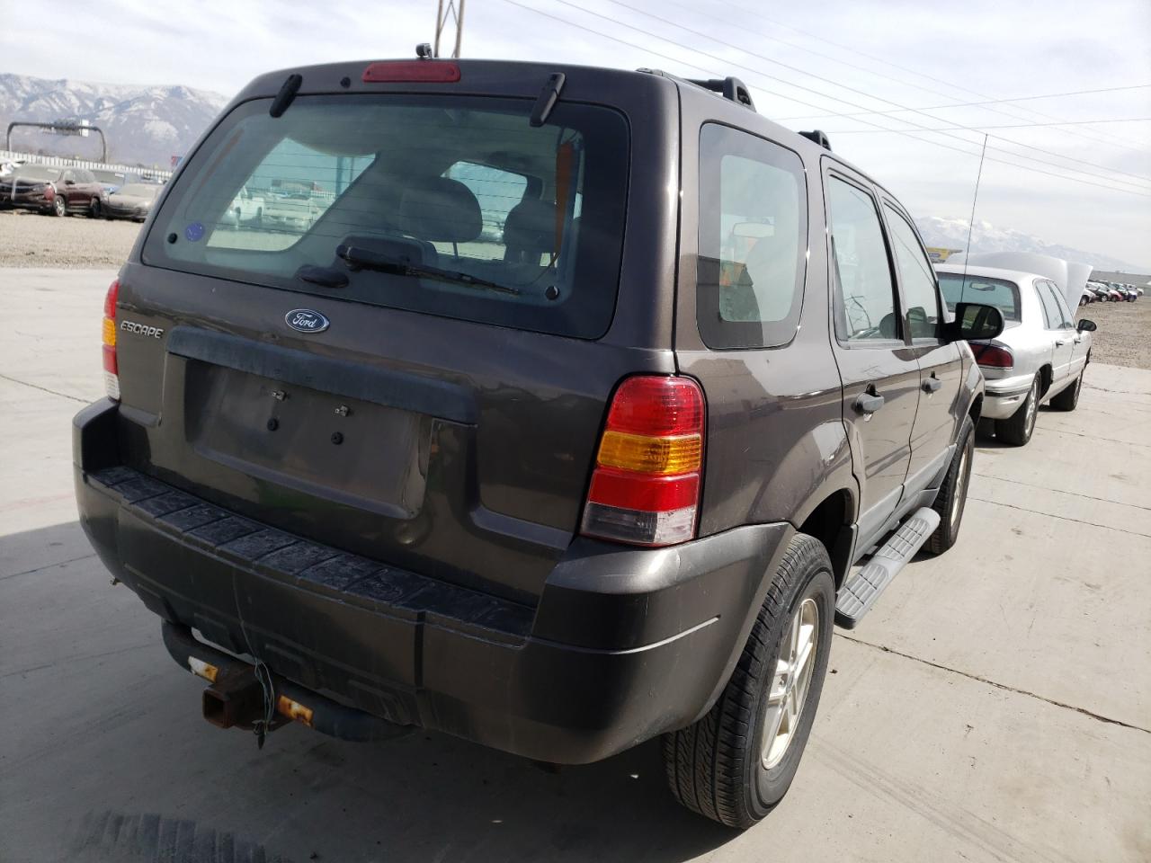 Photo 4 from auction – 2007 FORD ESCAPE with VIN 1FMYU02Z67KB07227