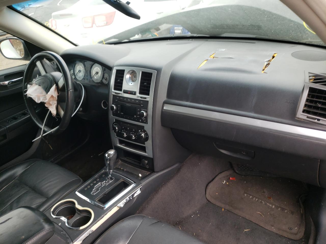 Photo 9 from auction – 2010 CHRYSLER 300 TOURIN with VIN 2C3CA5CVXAH263032
