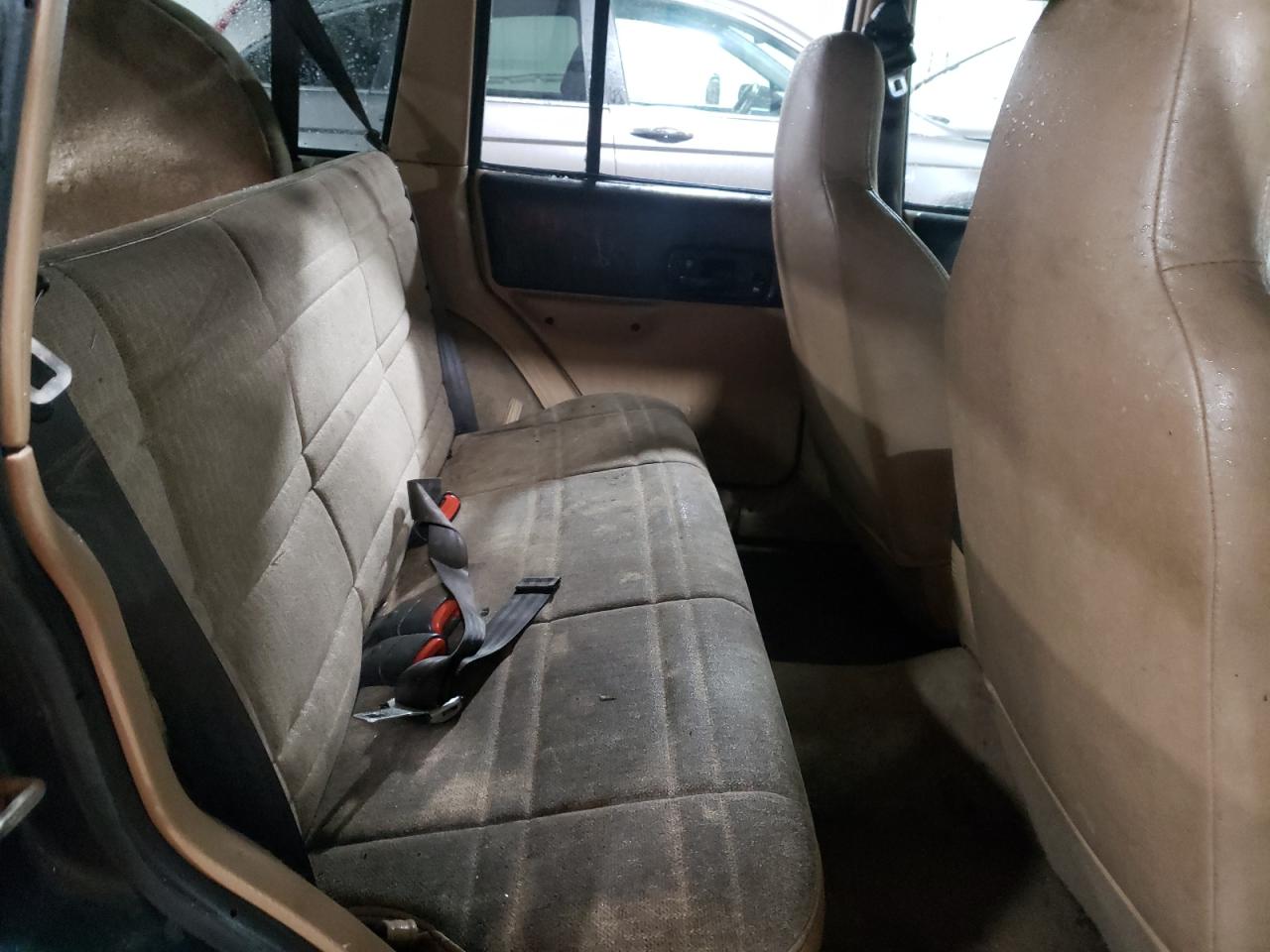 Photo 6 from auction – 2000 JEEP CHEROKEE S with VIN 1J4FF48SXYL255801
