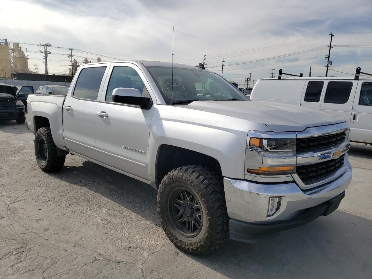 Photo 1 from auction – 2018 CHEVROLET SILVERADO with VIN 3GCPCRECXJG347507