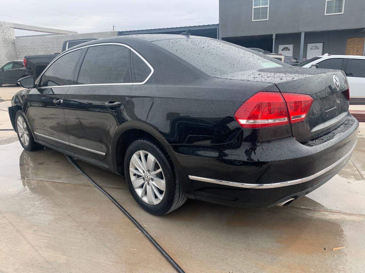 Photo 3 from auction – 2012 VOLKSWAGEN PASSAT SEL with VIN 1VWCM7A32CC064480