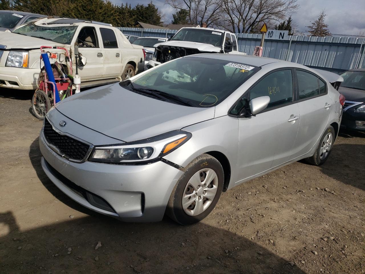 Photo 2 from auction – 2017 KIA FORTE LX with VIN 3KPFK4A70HE029086