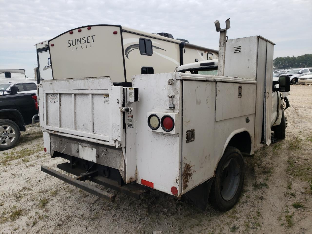Photo 4 from auction – 2008 FORD F550 SUPER with VIN 1FDAF56R28EC59881