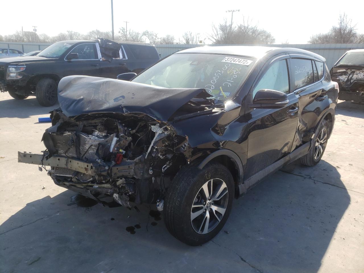 Photo 2 from auction – 2018 TOYOTA RAV4 ADVEN with VIN 2T3RFREV3JW798781