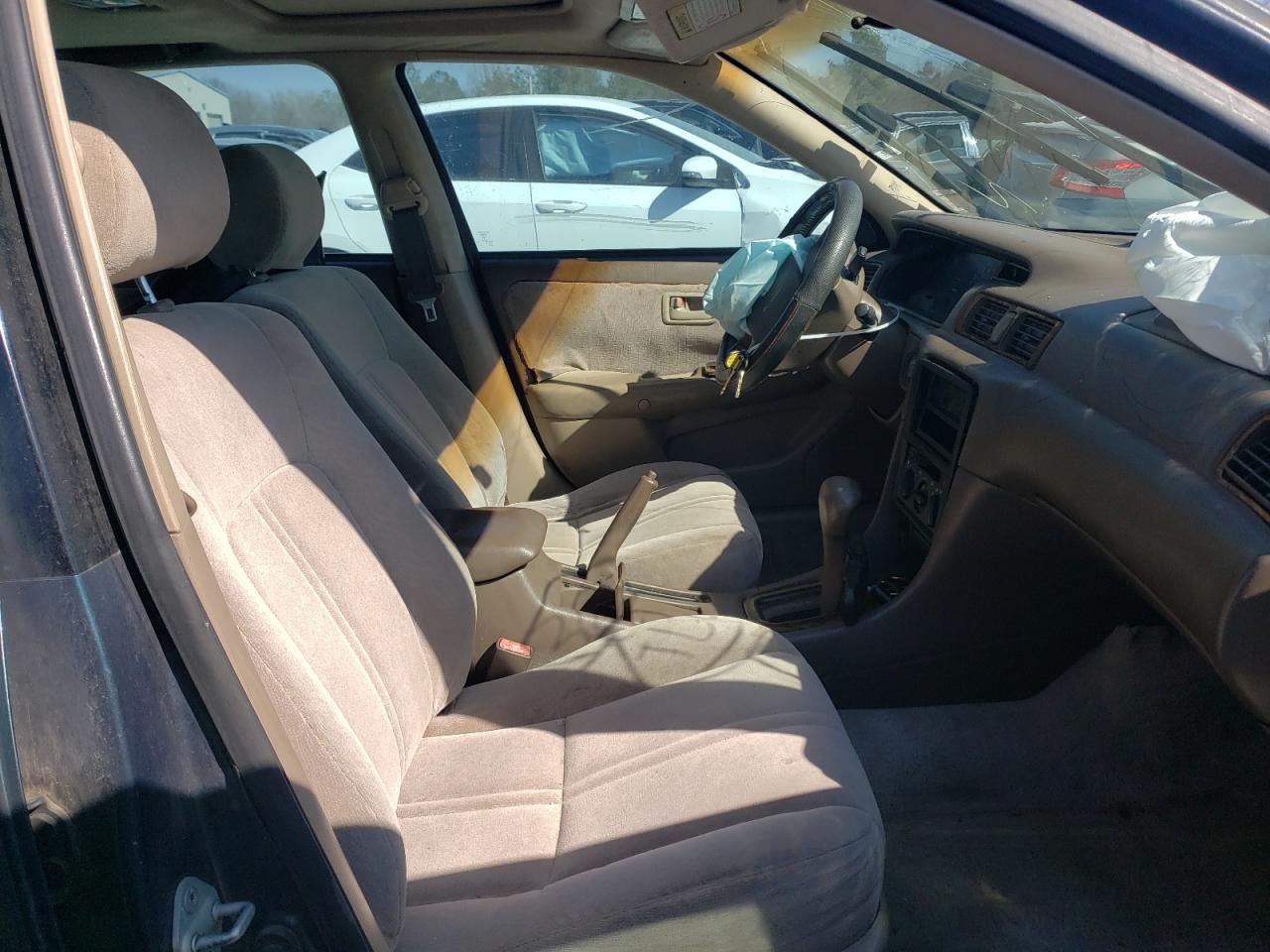 Photo 5 from auction – 1997 TOYOTA CAMRY with VIN 4T1BF22K5VU917710