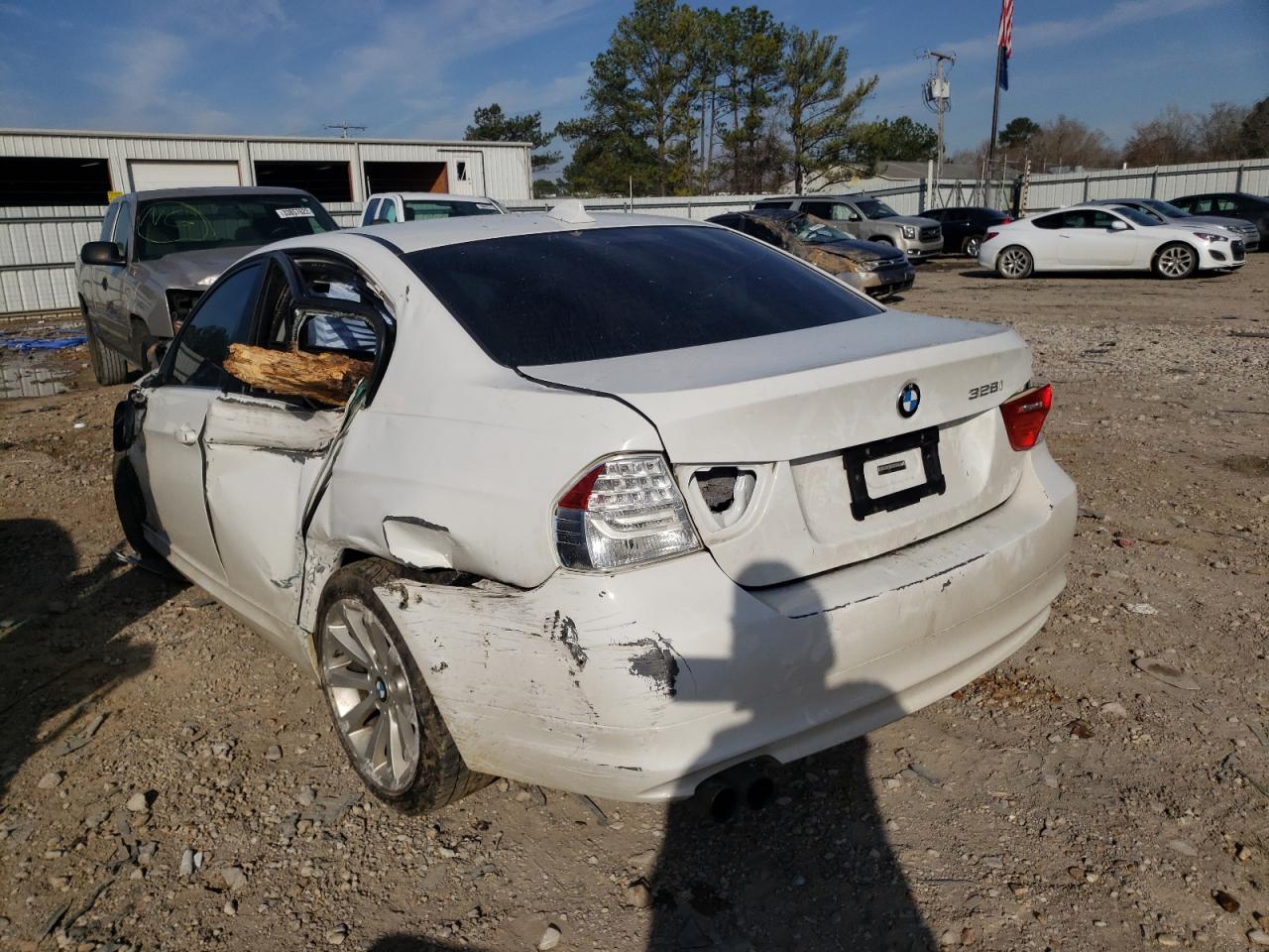 Photo 3 from auction – 2011 BMW 328 I SULE with VIN WBAPH5C5XBA444489