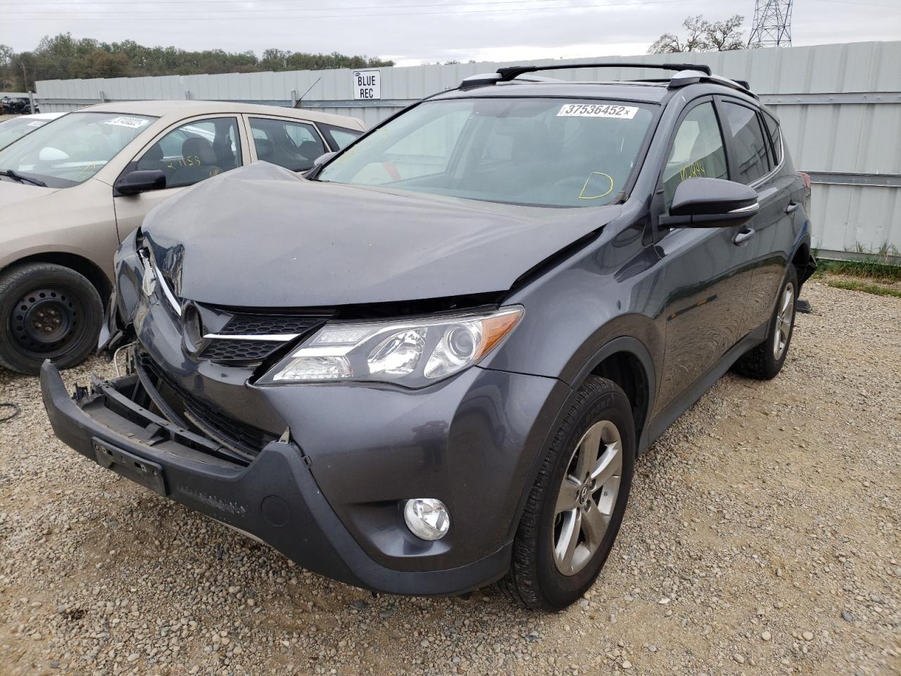 Photo 2 from auction – 2015 TOYOTA RAV4 XLE with VIN JTMWFREV7FD056651