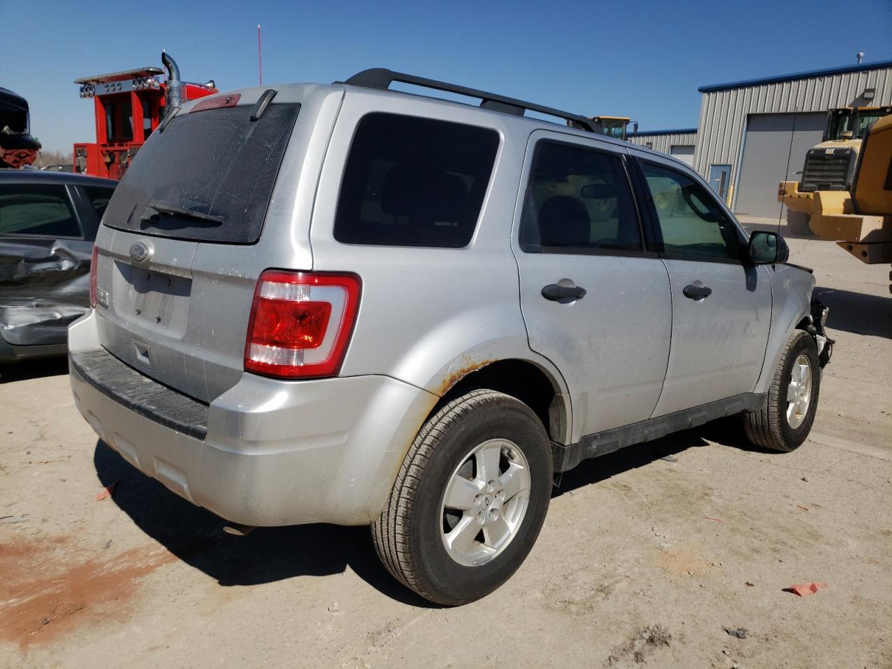 Photo 4 from auction – 2011 FORD ESCAPE XLT with VIN 1FMCU0D78BKB11312
