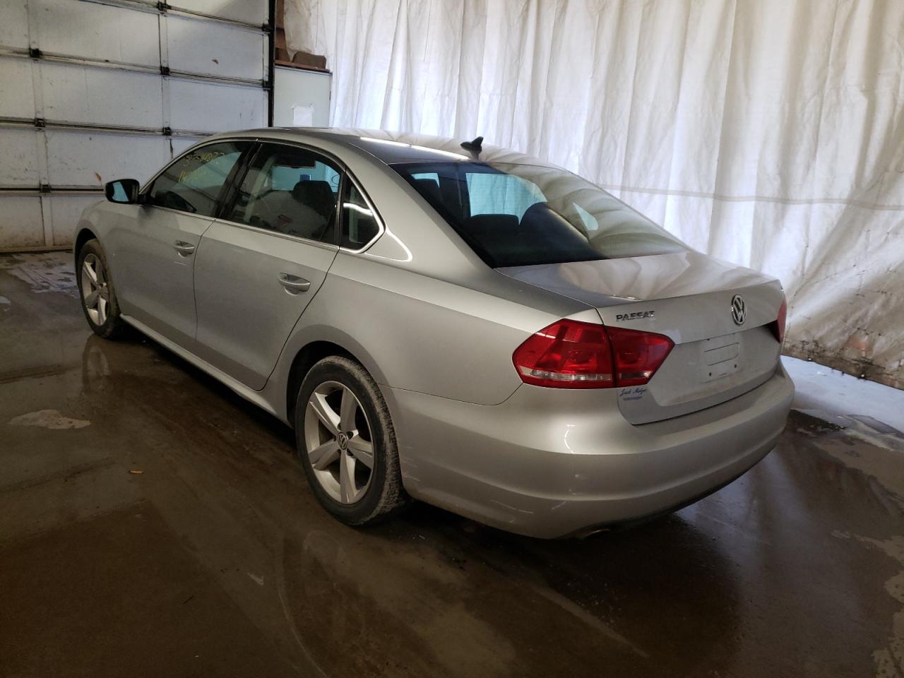 Photo 3 from auction – 2013 VOLKSWAGEN PASSAT SE with VIN 1VWBP7A33DC095970