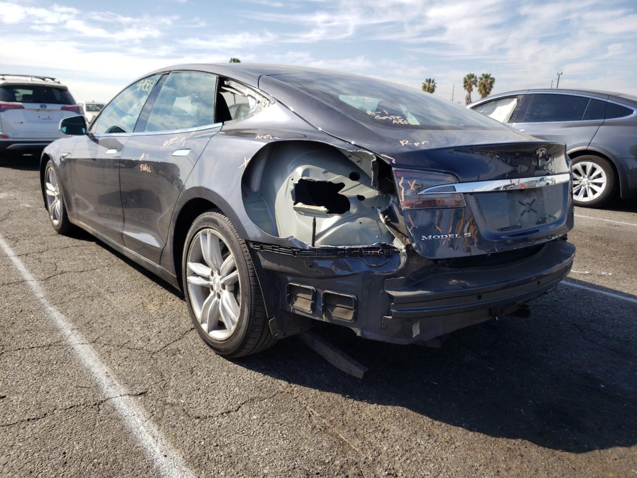 Photo 3 from auction – 2015 TESLA MODEL S 85 with VIN 5YJSA1H28FF083835