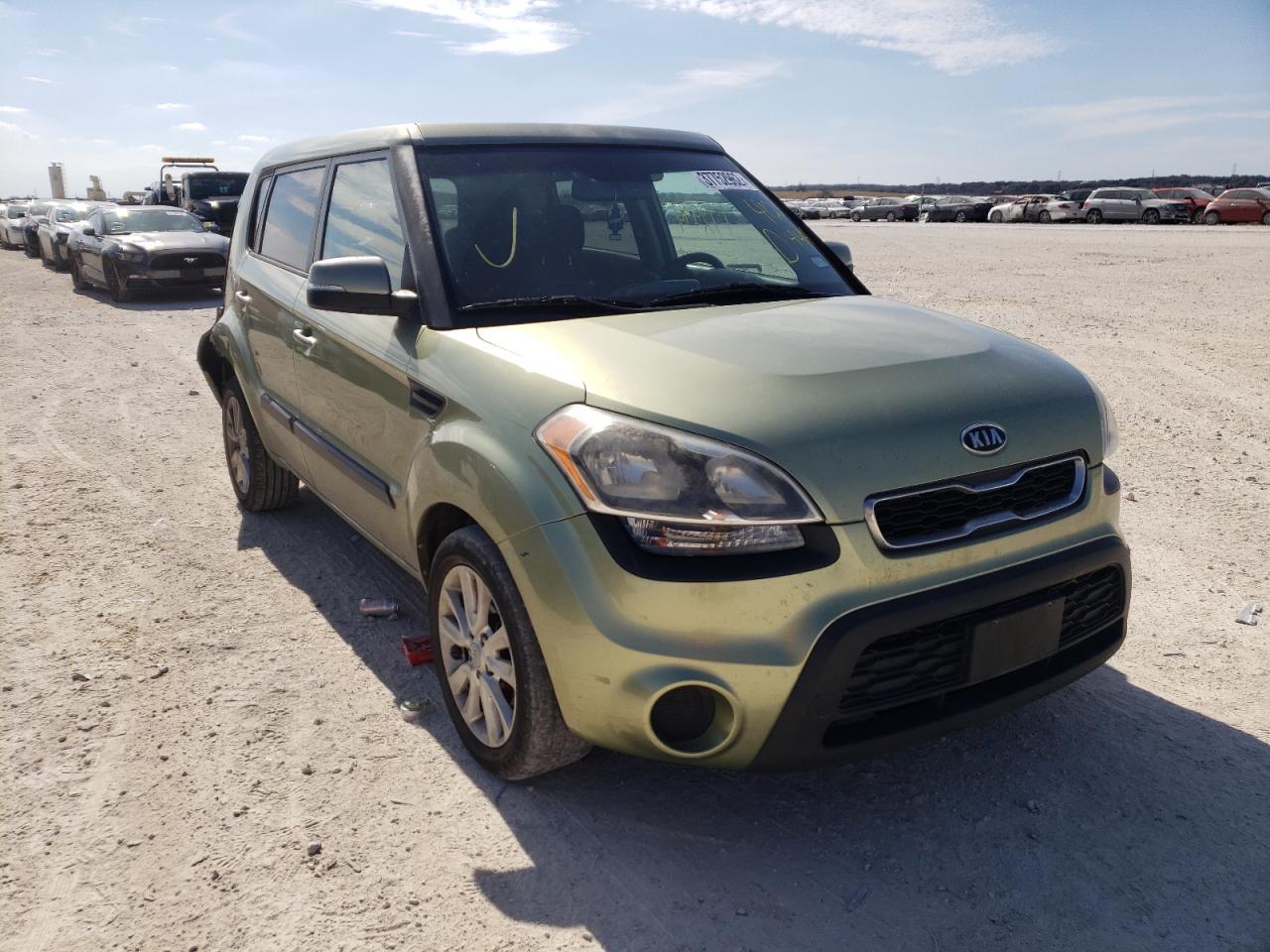 KIA SOUL + 2012 with VIN KNDJT2A64C7412444 - Photo from auction