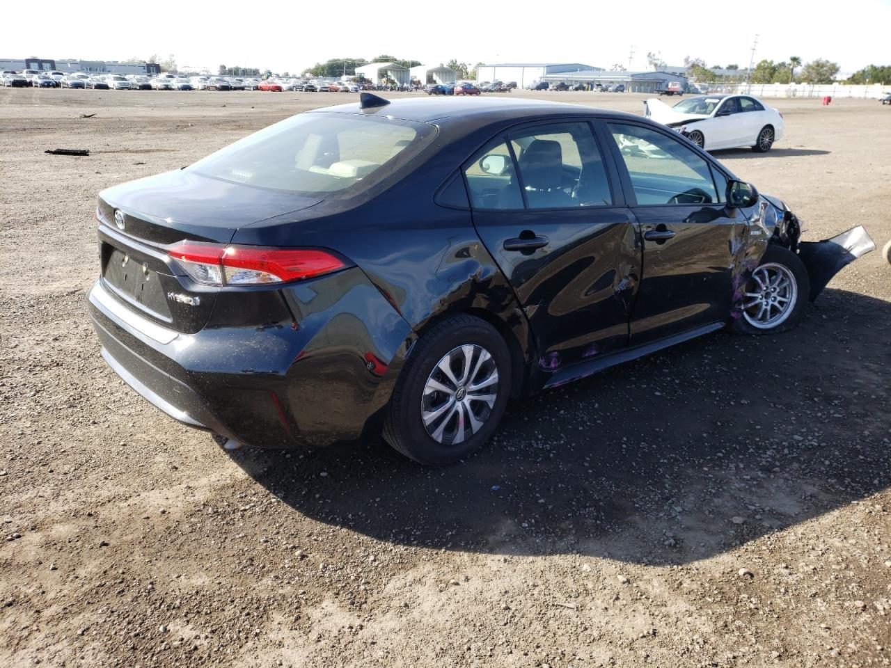 Photo 4 from auction – 2021 TOYOTA COROLLA LE with VIN JTDEAMDE6MJ011147