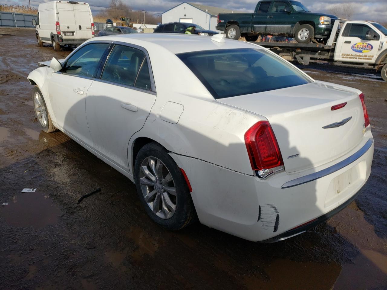 Photo 3 from auction – 2015 CHRYSLER 300 LIMITE with VIN 2C3CCARG5FH757141