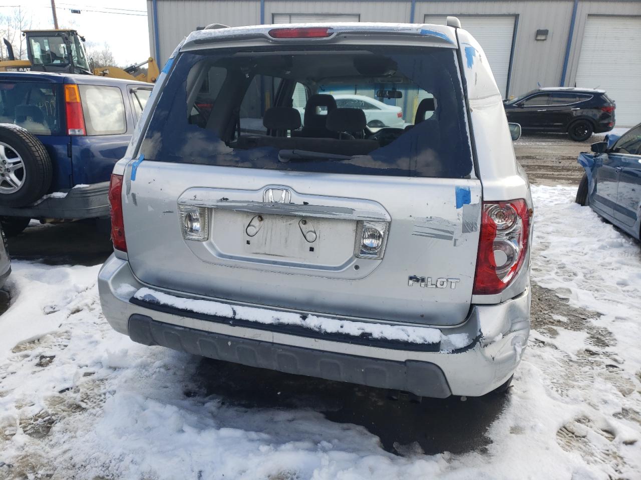 Photo 9 from auction – 2005 HONDA PILOT EX with VIN 5FNYF18455B002351