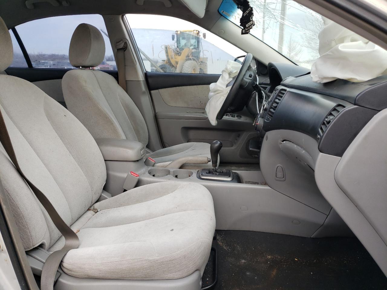 Photo 5 from auction – 2007 KIA OPTIMA LX with VIN KNAGE123275119286