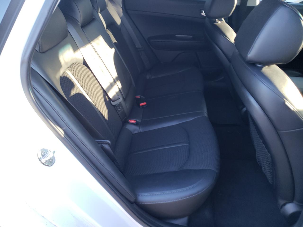 Photo 6 from auction – 2019 KIA OPTIMA with VIN 5XXGT4L32KG353358