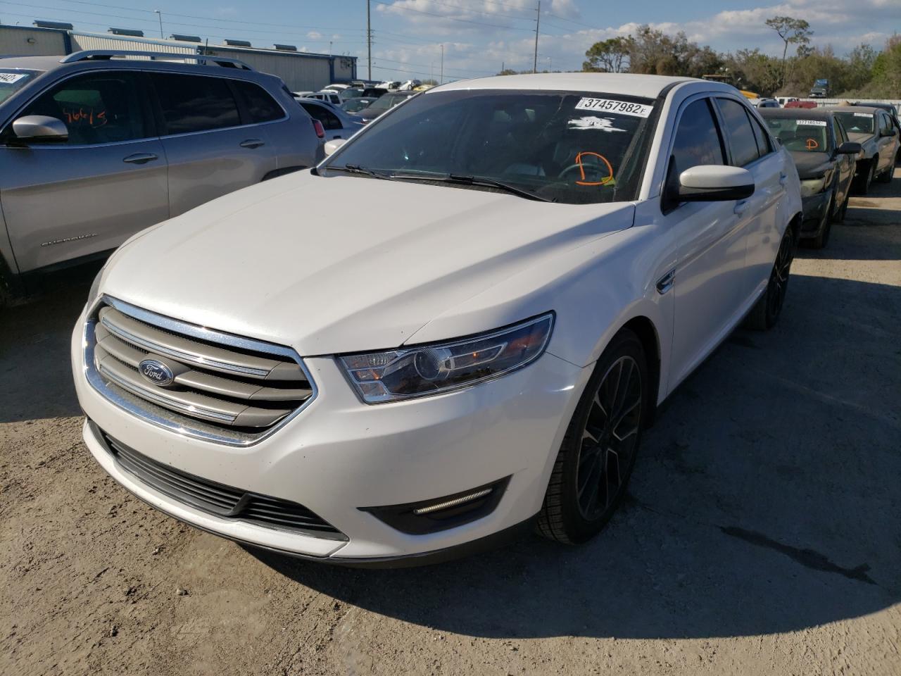Photo 2 from auction – 2017 FORD TAURUS with VIN 1FAHP2E92HG142795
