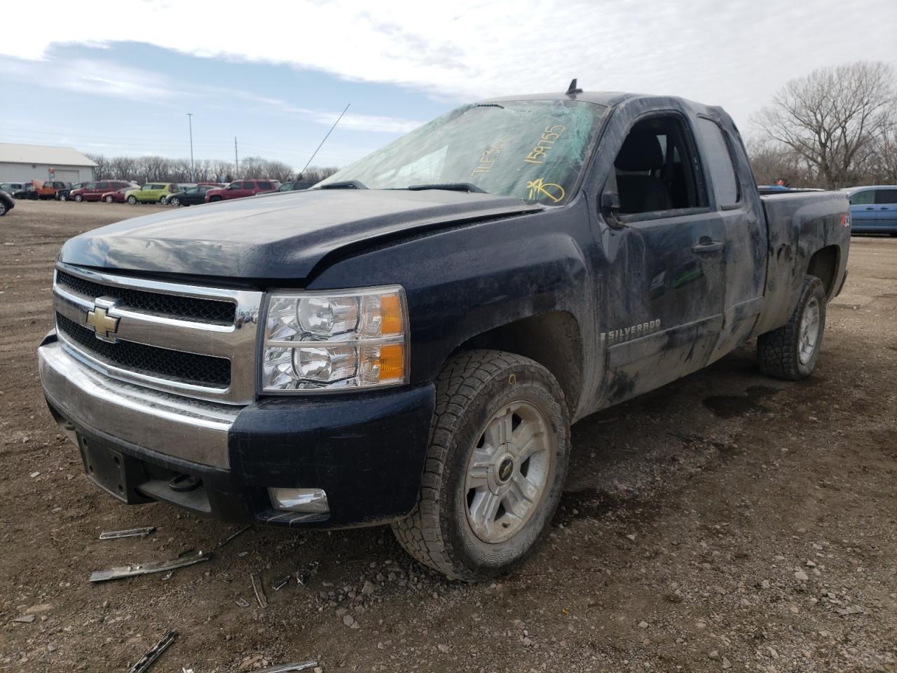 Photo 2 from auction – 2008 CHEVROLET SILVERADO with VIN 1GCEK19008Z216642