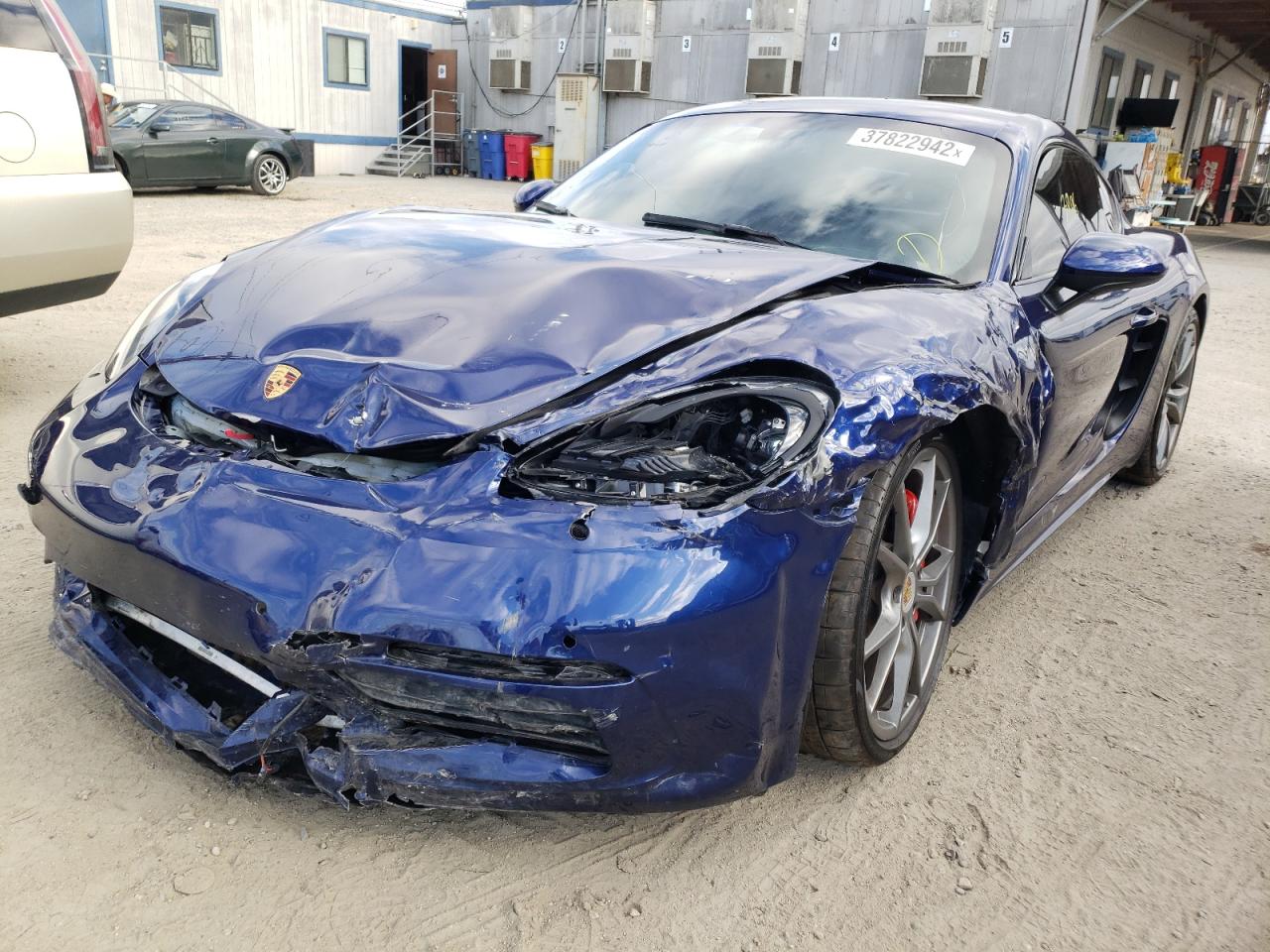 Photo 2 from auction – 2020 PORSCHE CAYMAN S with VIN WP0AB2A81LS275089