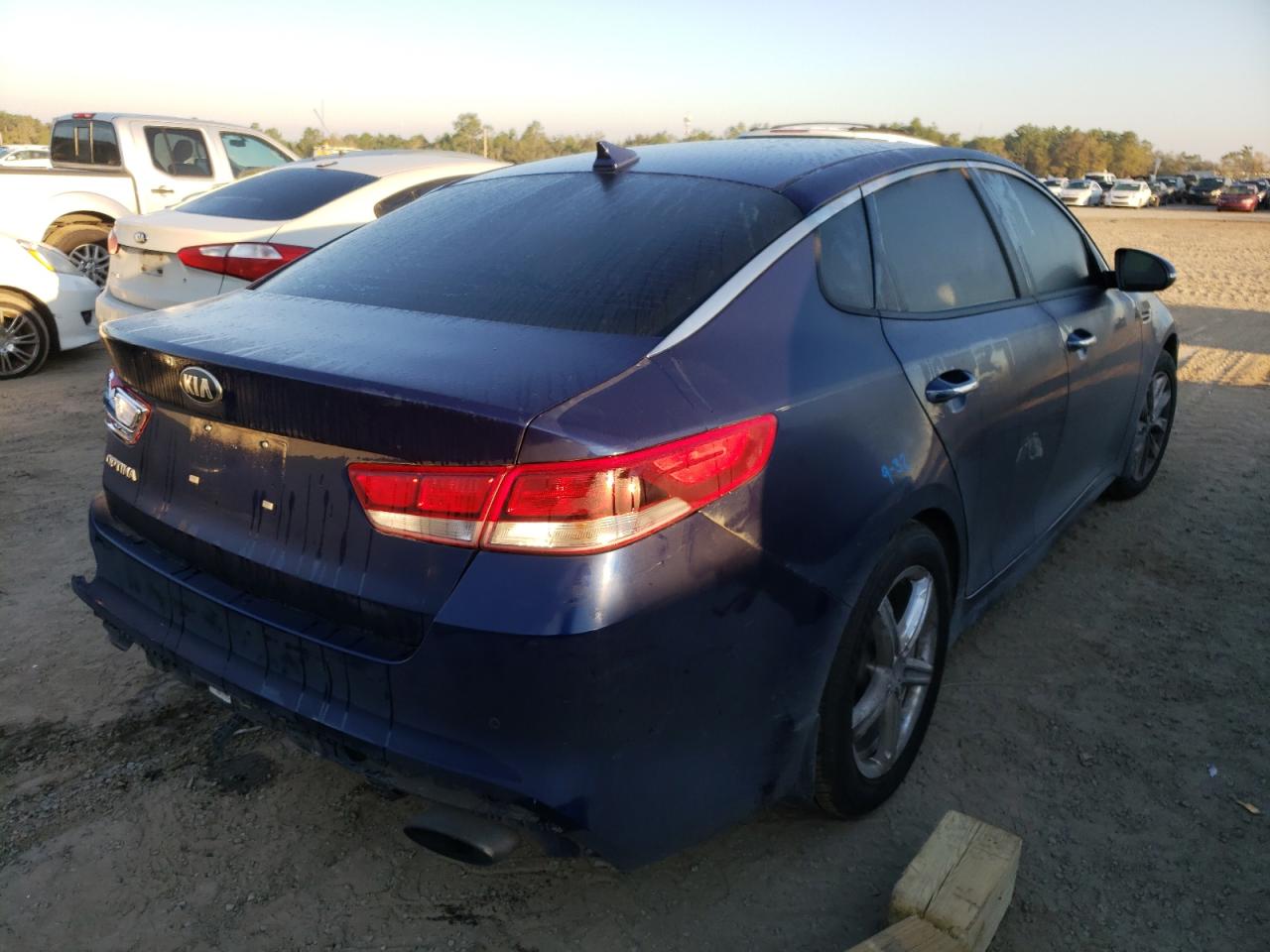 Photo 4 from auction – 2018 KIA OPTIMA LX with VIN 5XXGT4L32JG252805