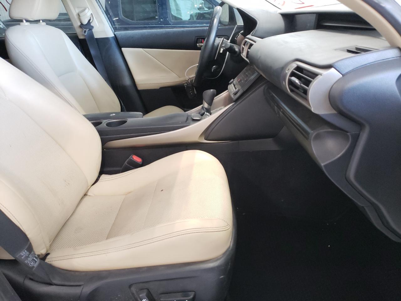 Photo 5 from auction – 2014 LEXUS IS 250 with VIN JTHCF1D2XE5001436