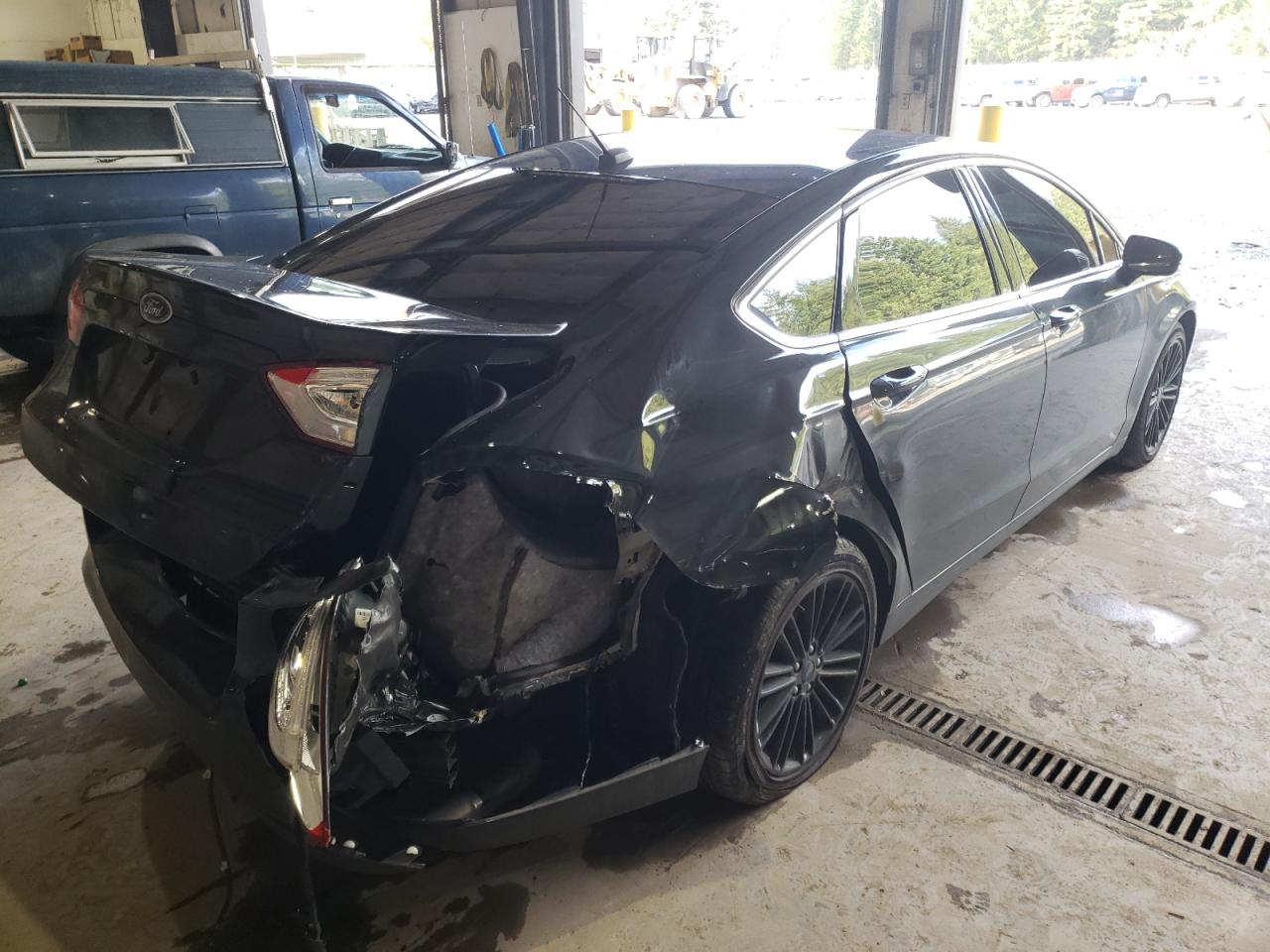 Photo 4 from auction – 2015 FORD FUSION SE with VIN 3FA6P0HD3FR118734