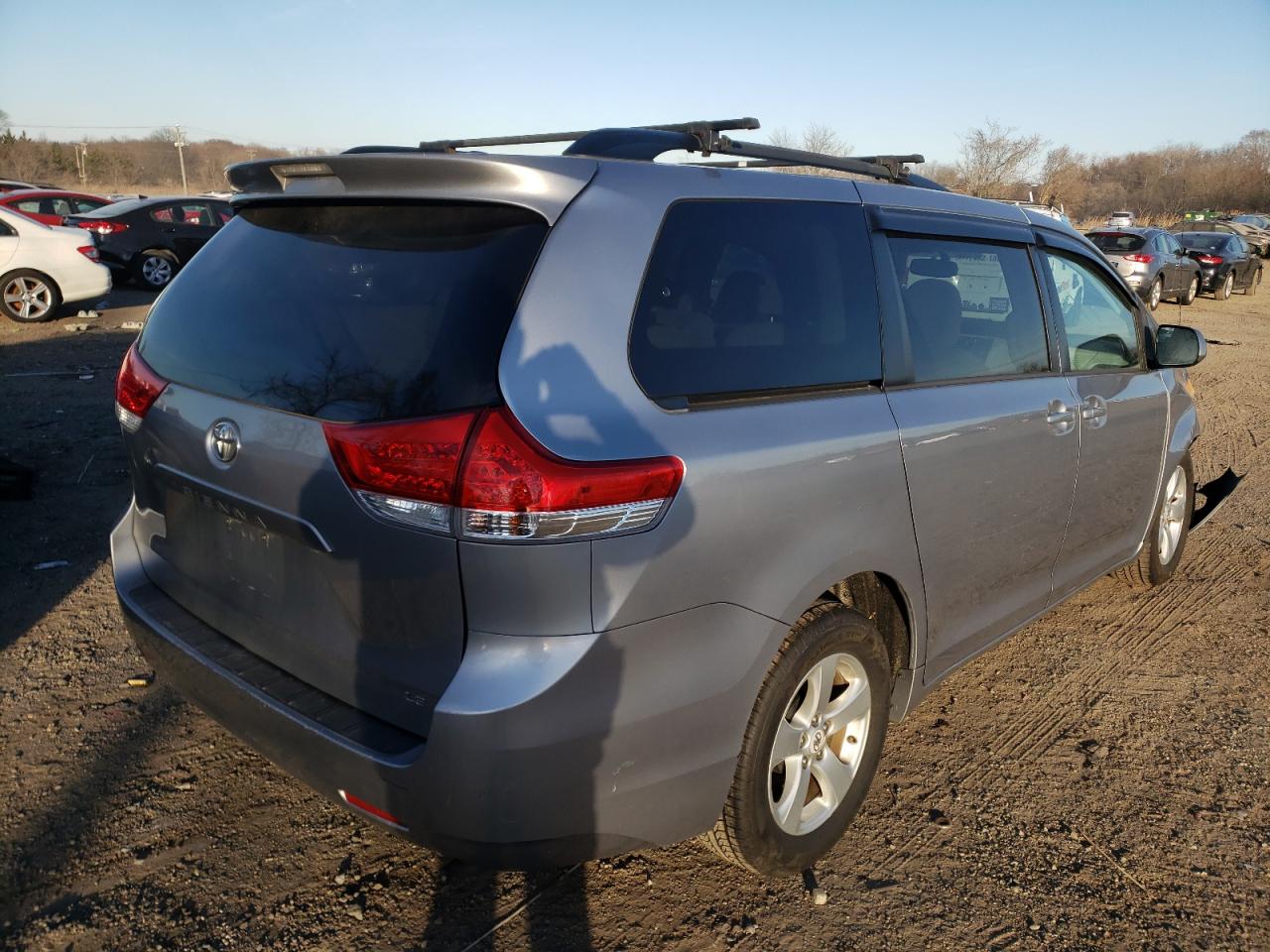 Photo 4 from auction – 2012 TOYOTA SIENNA LE with VIN 5TDKK3DC6CS229146