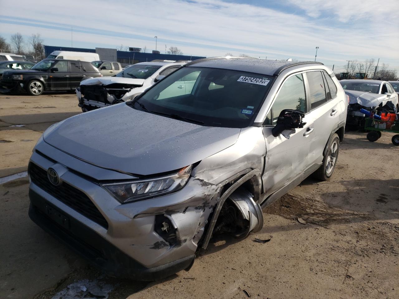 Photo 2 from auction – 2020 TOYOTA RAV4 XLE with VIN 2T3W1RFV7LC057845
