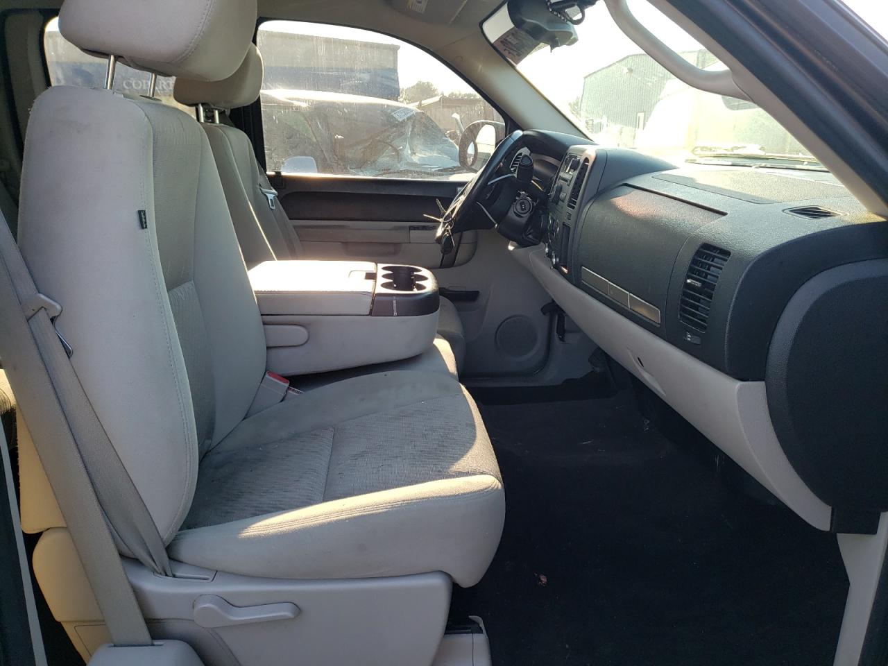 Photo 5 from auction – 2011 CHEVROLET SILVERADO with VIN 1GCRKSE30BZ190283