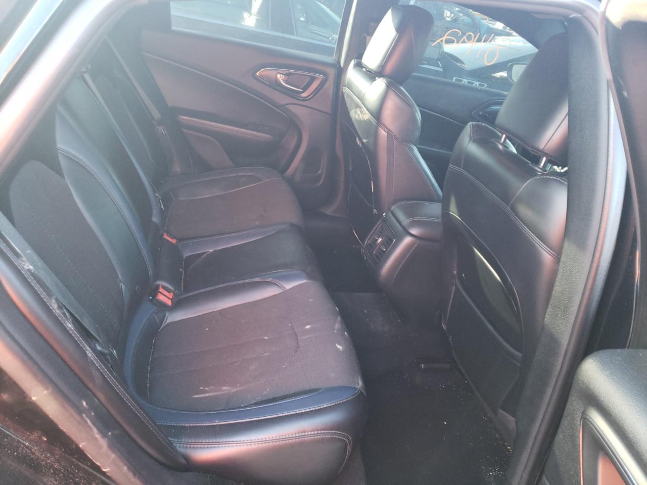 Zdjęcie 6 z aukcji – 2015 CHRYSLER 200 S z VIN 1C3CCCBG5FN581155