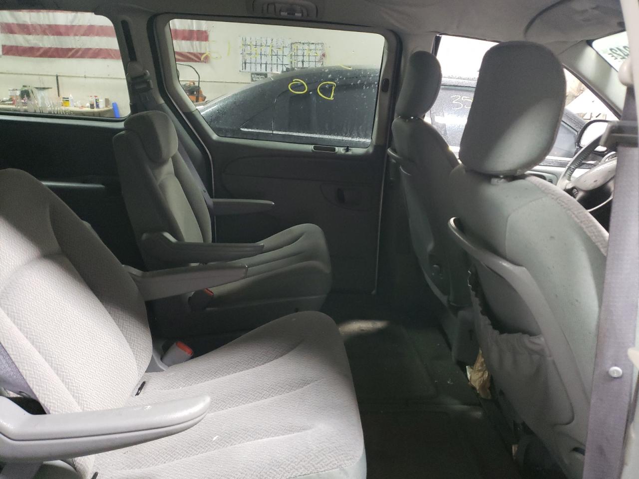 Photo 6 from auction – 2007 CHRYSLER TOWN & COU with VIN 2A4GP54L77R210746