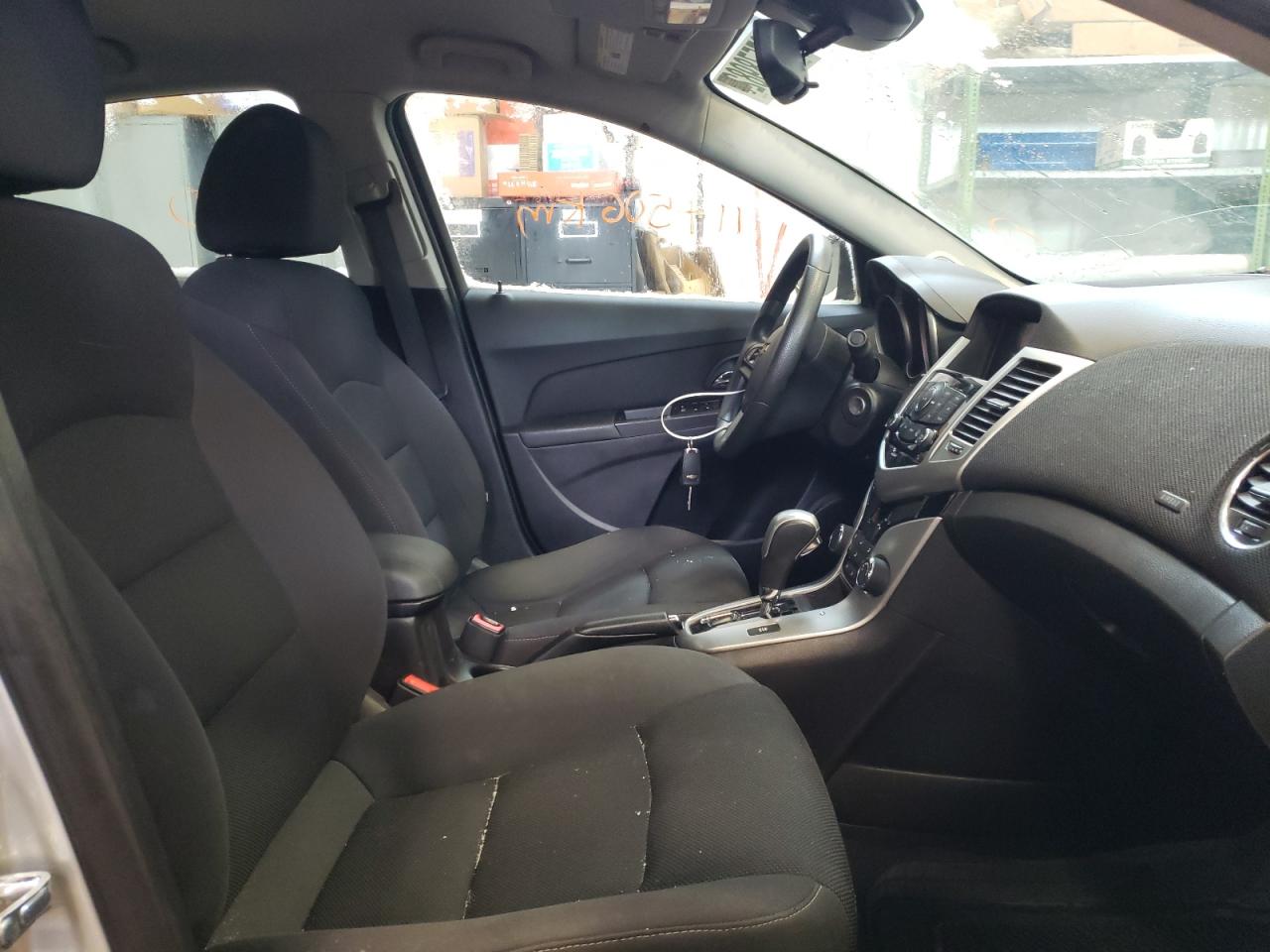 Photo 5 from auction – 2015 CHEVROLET CRUZE LT with VIN 1G1PC5SB0F7249148