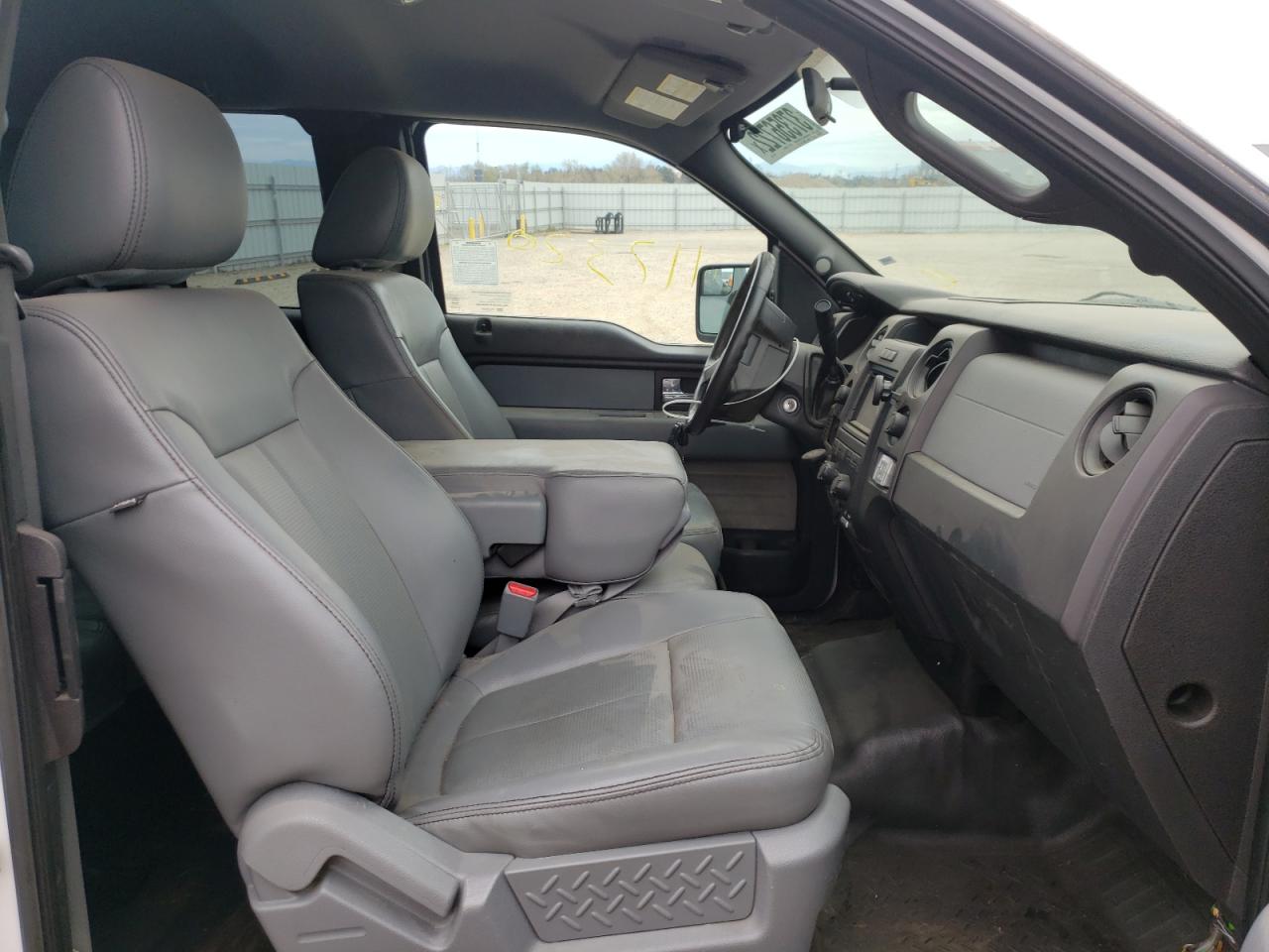 Photo 5 from auction – 2013 FORD F150 SUPER with VIN 1FTFX1EF6DFB61528