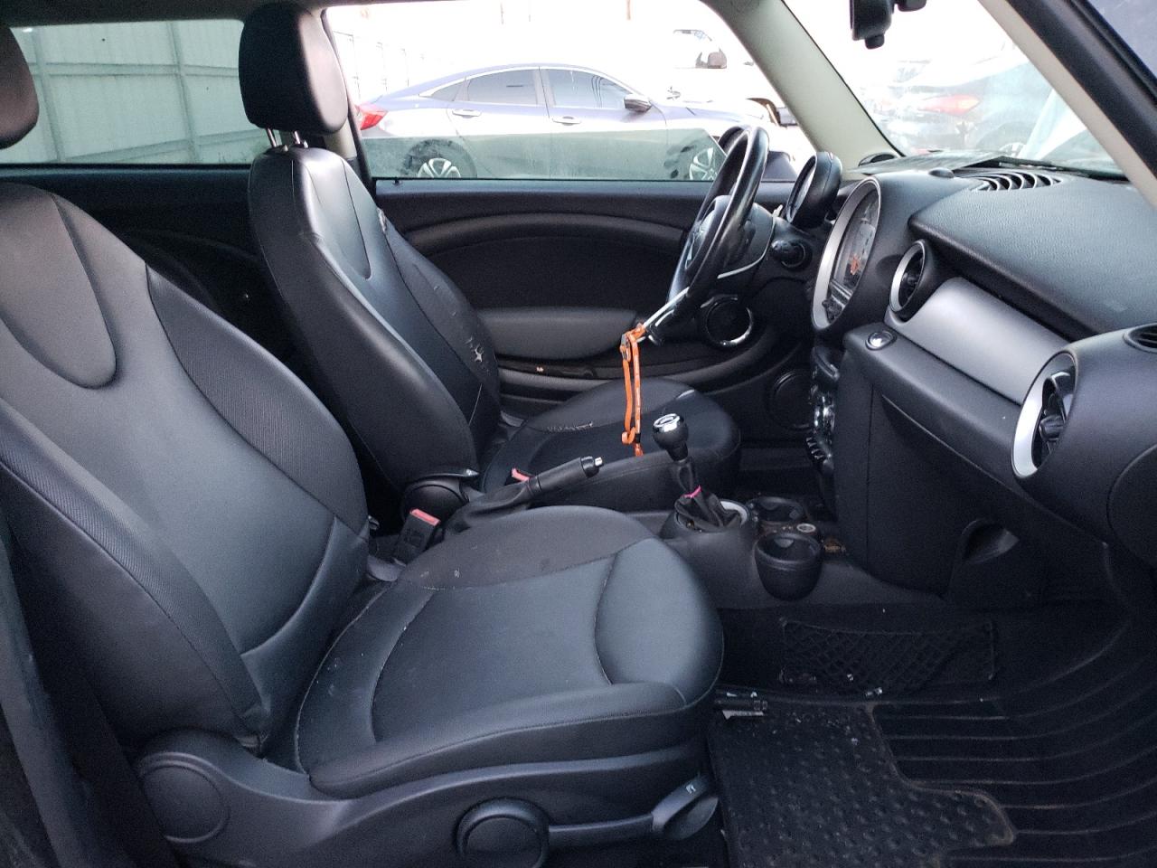 Photo 5 from auction – 2011 MINI COOPER with VIN WMWSU3C52BT181686