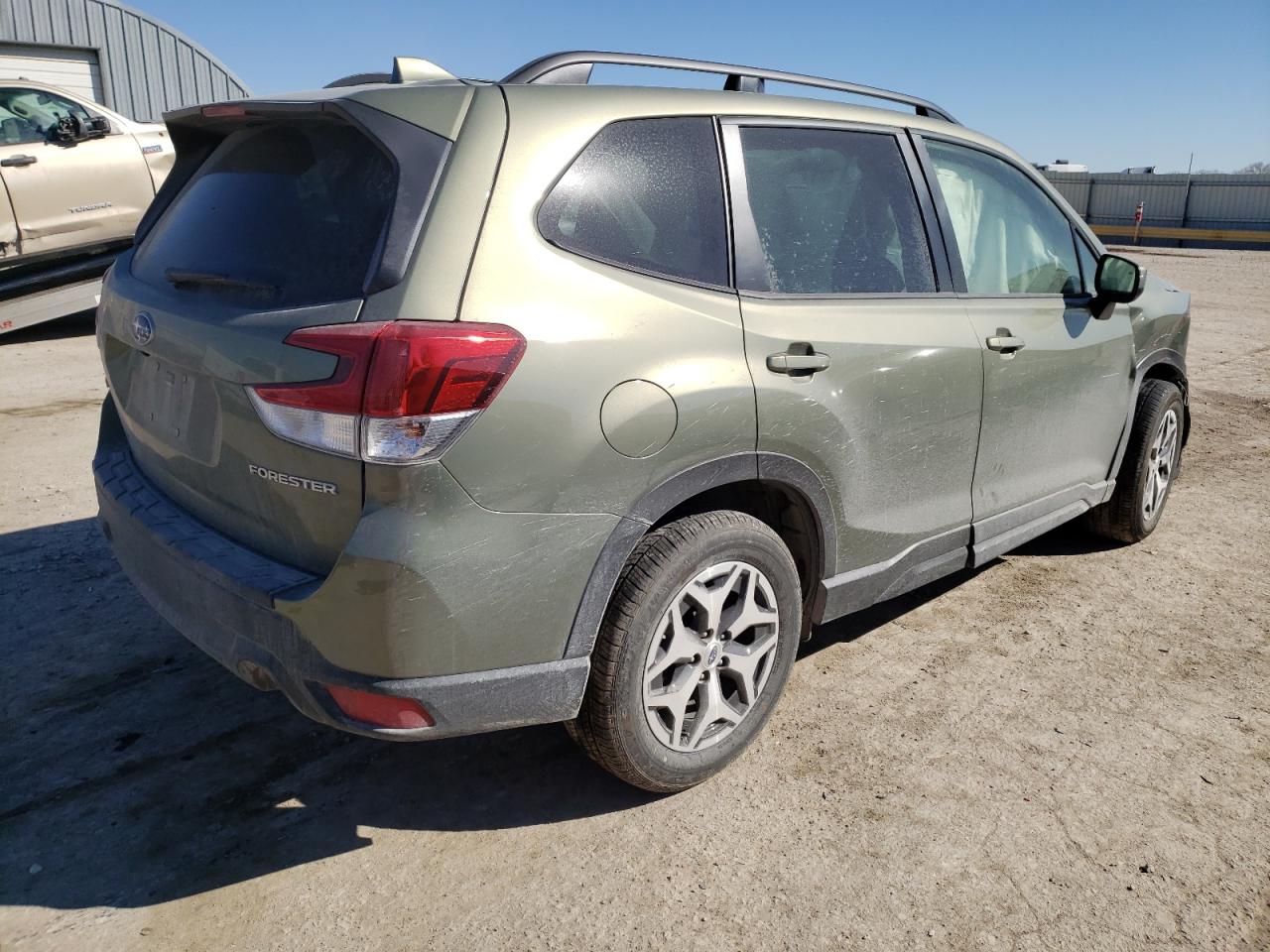 Photo 4 from auction – 2021 SUBARU FORESTER P with VIN JF2SKAJC0MH542497