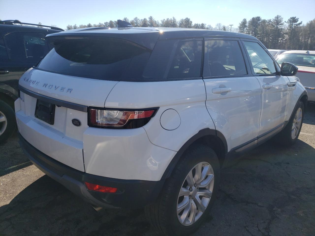 Photo 4 from auction – 2017 LAND ROVER RANGE ROVE with VIN SALVP2BG3HH228099