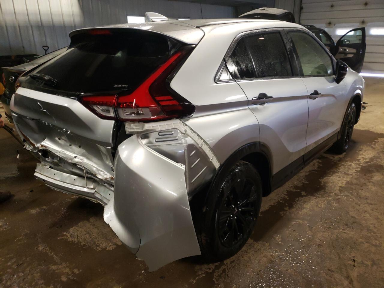 Photo 4 from auction – 2022 MITSUBISHI ECLIPSE CR with VIN JA4ATVAA7NZ027919