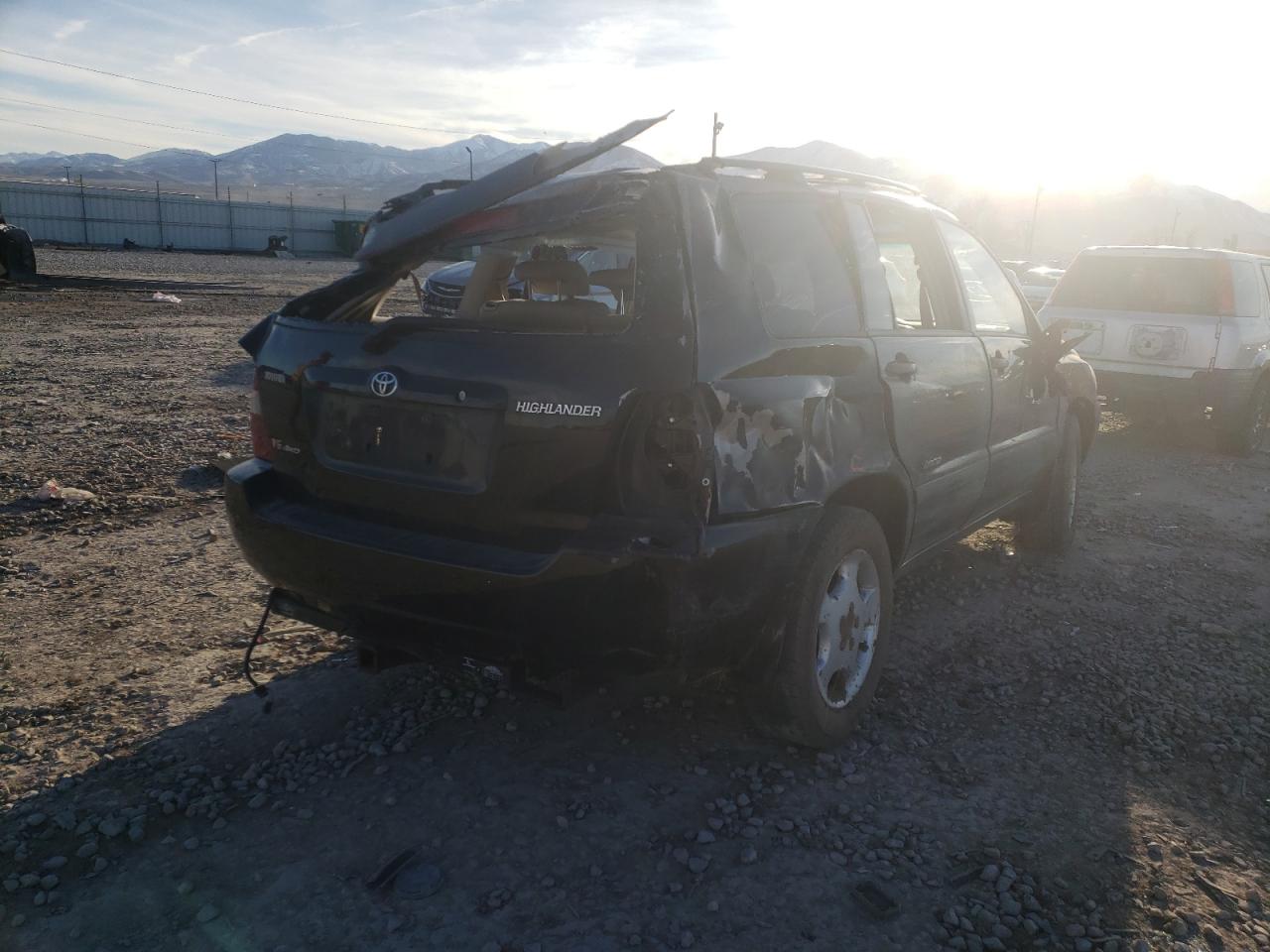 Photo 4 from auction – 2006 TOYOTA HIGHLANDER with VIN JTEEP21AX60184064
