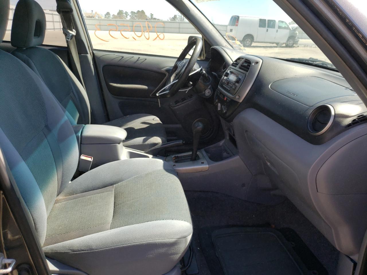 Photo 5 from auction – 2003 TOYOTA RAV4 with VIN JTEHH20V730251939