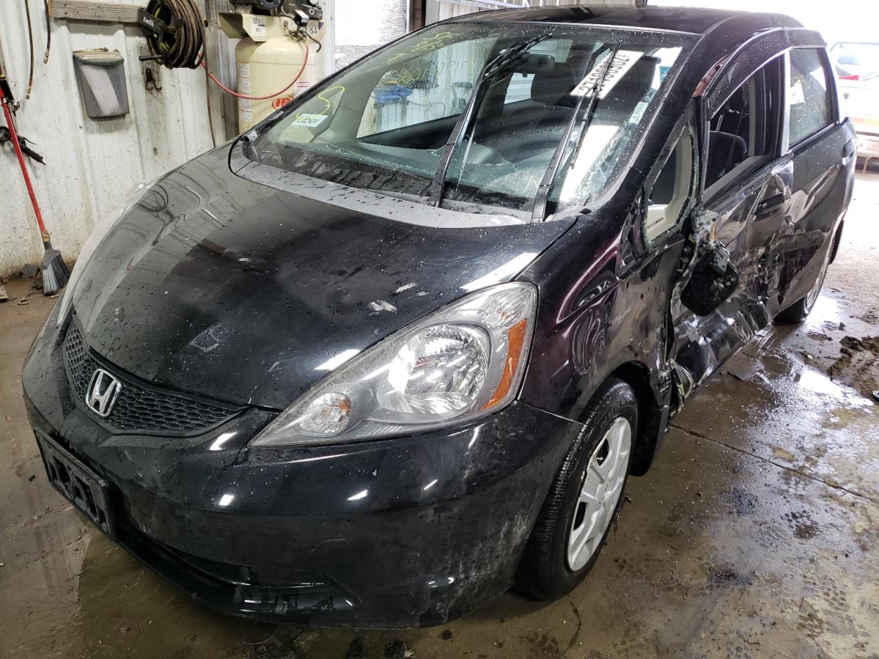 Photo 2 from auction – 2013 HONDA FIT with VIN JHMGE8H30DC047223