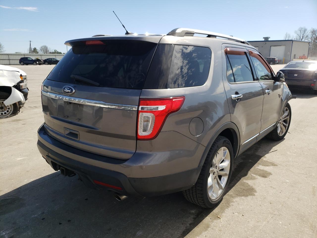 Photo 4 from auction – 2011 FORD EXPLORER L with VIN 1FMHK7F84BGA17277