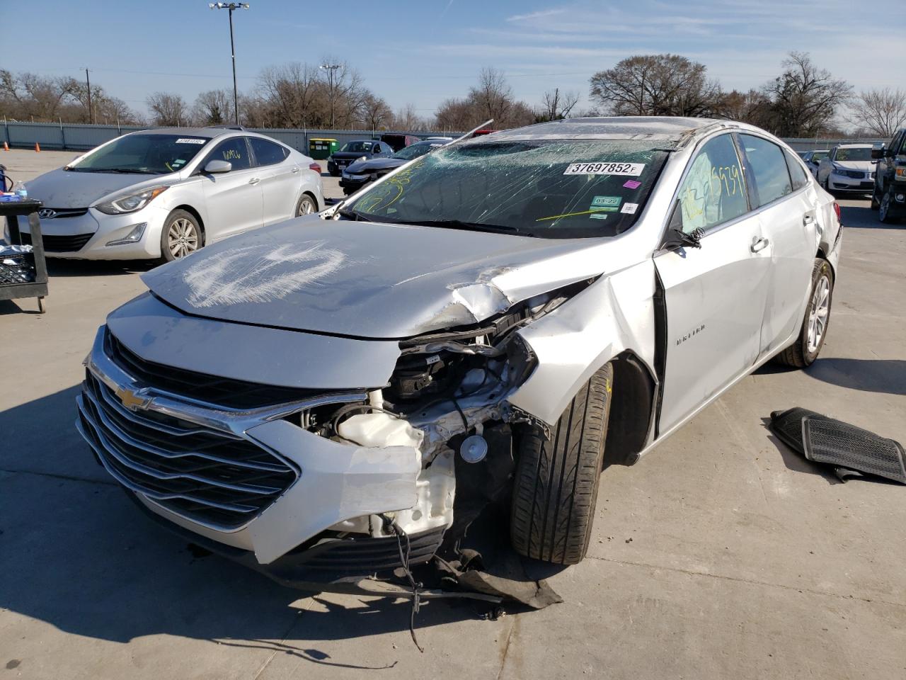 Photo 2 from auction – 2020 CHEVROLET MALIBU LT with VIN 1G1ZD5ST9LF074656